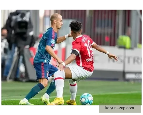 荷兰队新援表现稳健，逐渐融入球队战术体系