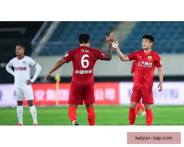 中超赛季成绩分析：各队表现稳健，竞争格局愈发明朗