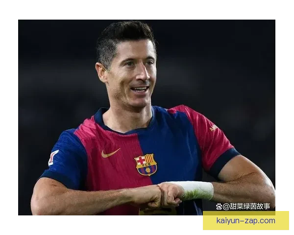 莱万多夫斯基本赛季状态回暖，进攻端表现稳健